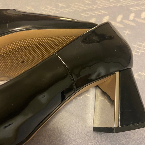 Woman Shoes - Picture 4 of 5